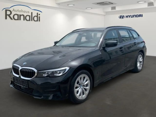 BMW 3 Serie 330 Touring Advantage pakket 330i