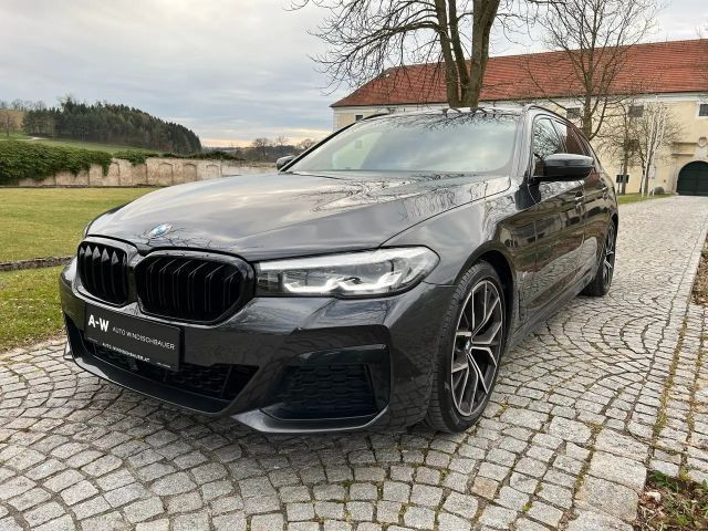 BMW 5 Serie 520 M-Sport 520d