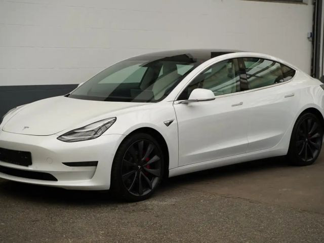 Tesla Model 3 Performance