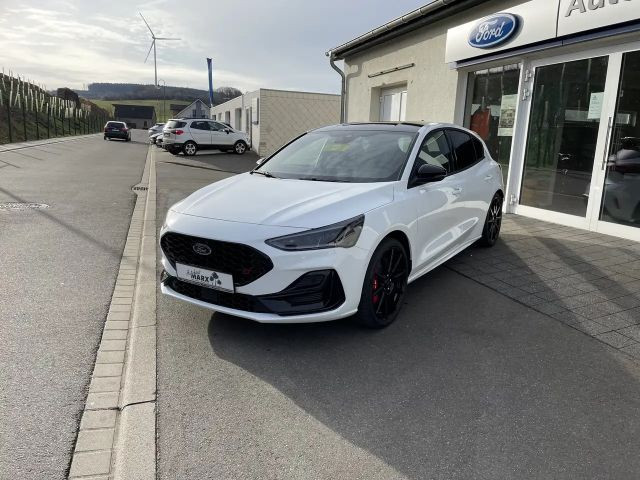 Ford Focus Limited ST Line