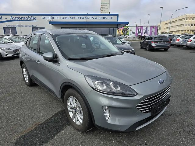 Ford Kuga Titanium Hybrid