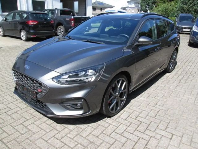 Ford Focus EcoBoost Wagon ST Line