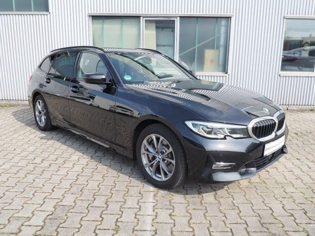 BMW 3 Serie 330 Sport Line Touring 330e