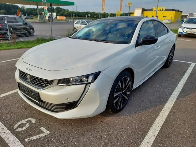 Peugeot 508 PureTech Hybrid EAT8