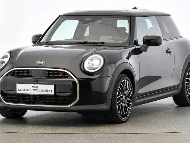 Mini Cooper S Favoured Trim / Paket XL verfügbar ab: 12.11.2024