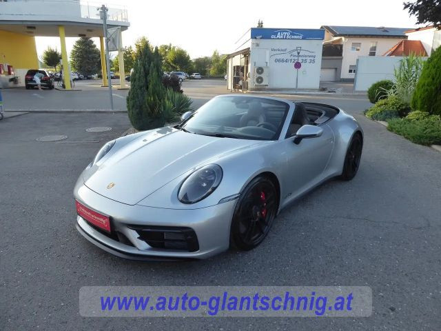 Porsche 992 GTS Cabrio Carrera