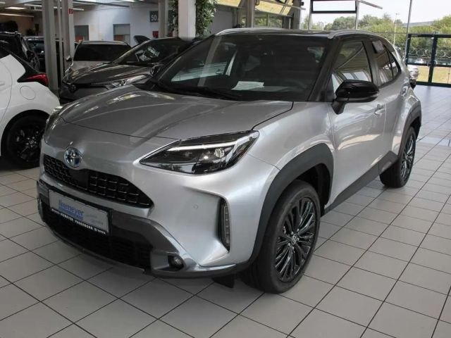 Toyota Yaris Cross Adventure Advanced Safety Paket HUD PDC 18Zoll ele