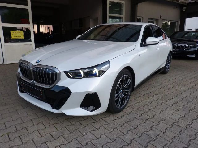 BMW 5 Serie 520 M-Sport Sedan 520d