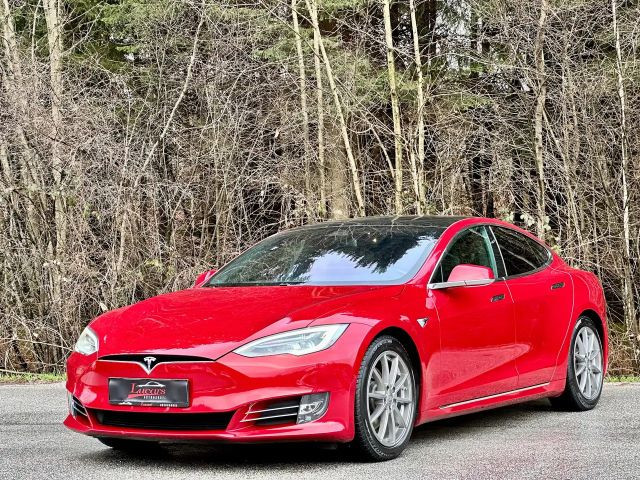 Tesla Model S AWD Standard Range