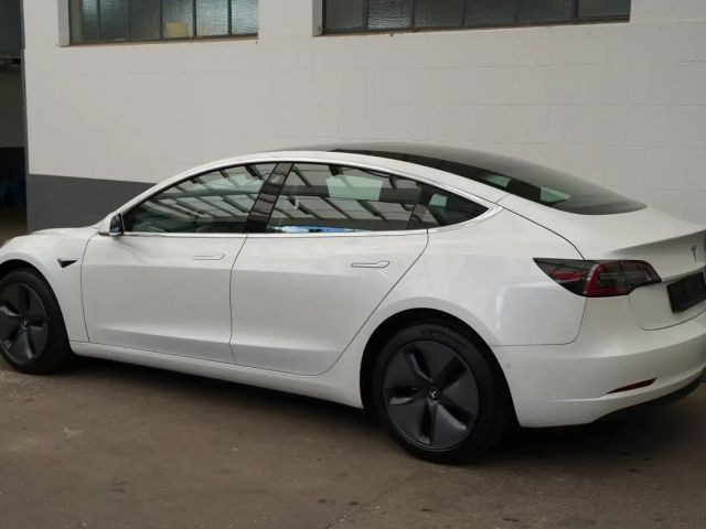 Tesla Model 3 Standard Range