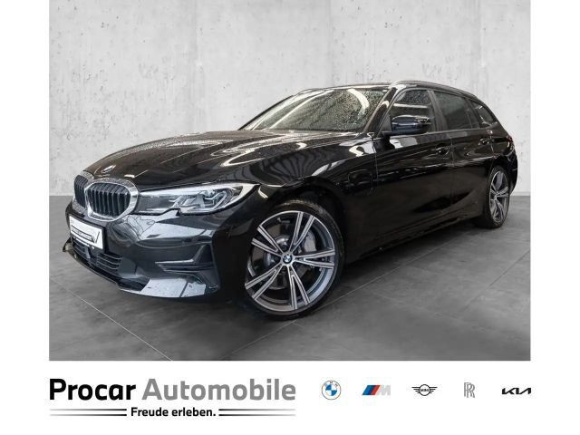 BMW 3 Serie 330 xDrive Touring Advantage pakket 330e