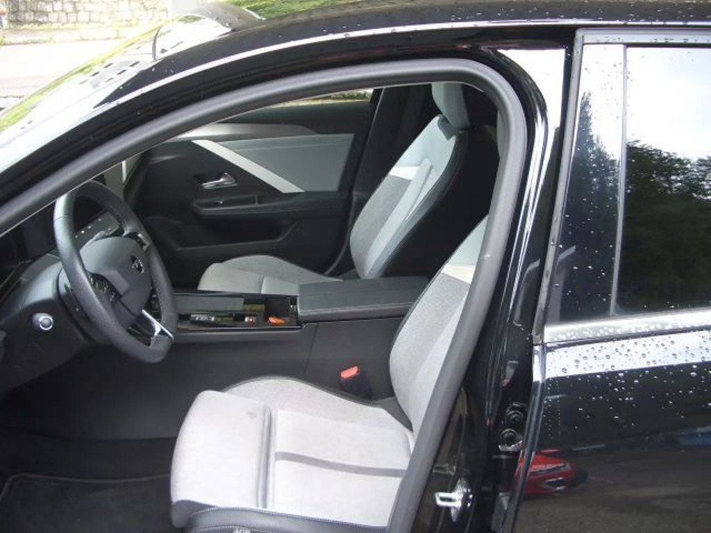 Opel Astra Innovation Business Hybrid Elegance