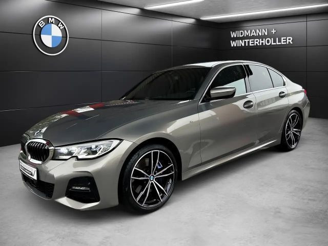 BMW 3 Serie 330 M-Sport xDrive Limousine 330i