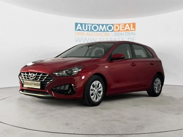 Hyundai i30 AUTOMATIK PDC BLUETOOTH DAB KLIMA USB MULTIFLENKRA