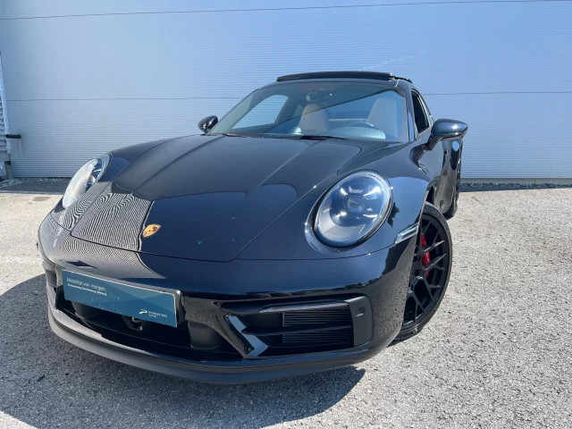 Porsche 911 GTS Carrera Coupé