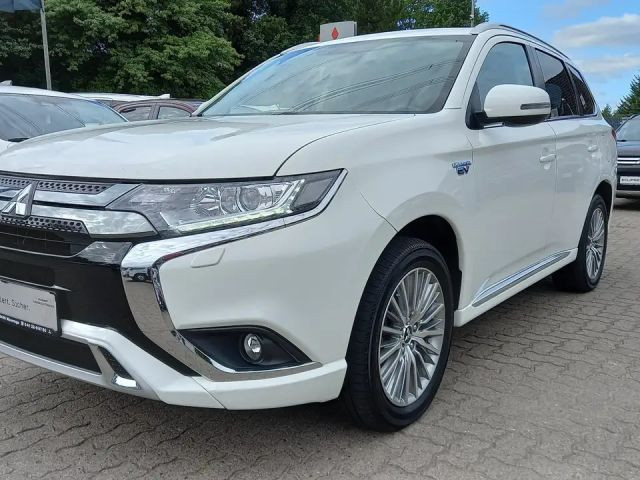 Mitsubishi Outlander PHEV 4WD