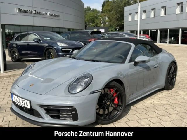 Porsche 992 GTS Cabrio Carrera 4