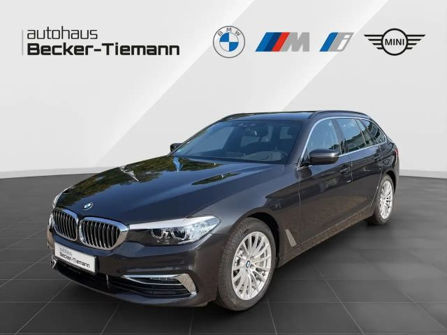 BMW 5 Serie 530 Luxury Line xDrive Touring 530d