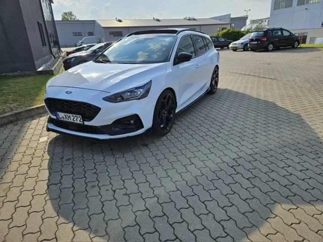 Ford Focus ST Line