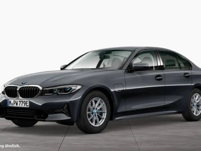 BMW 3 Serie 330 Sport Line Limousine 330e