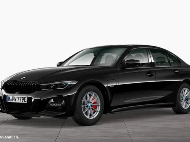 BMW 3 Serie 330 M-Sport xDrive Limousine 330e