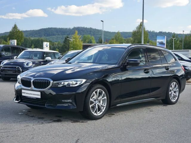 BMW 3 Serie 330 Sport Line Touring 330e