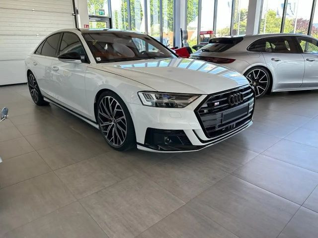 Audi S8 Quattro