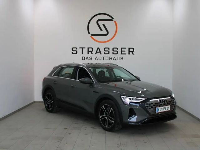 Audi Q8 e-tron Quattro Business 55