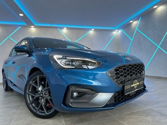 Ford Focus EcoBoost ST Line