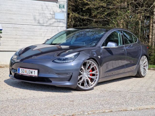 Tesla Model 3 Performance AWD