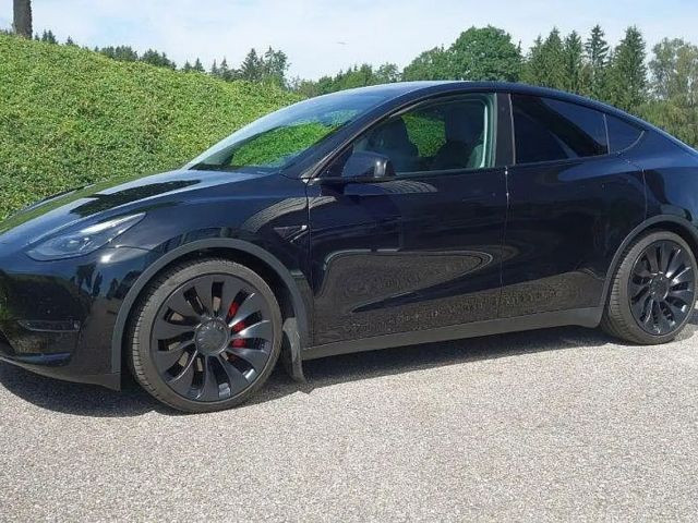 Tesla Model Y Long Range Performance AWD