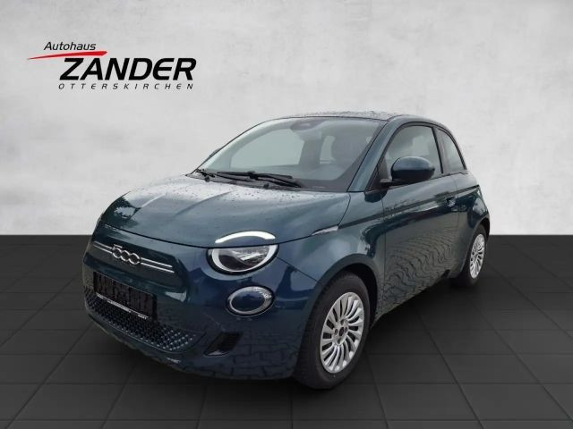 Fiat 500e Action