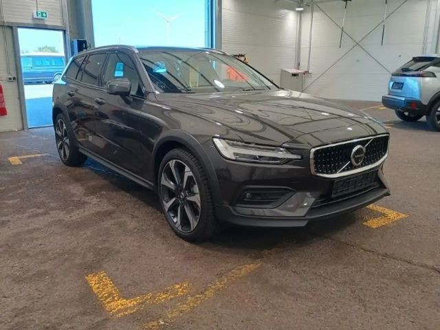 Volvo V60 Cross Country Ultimate