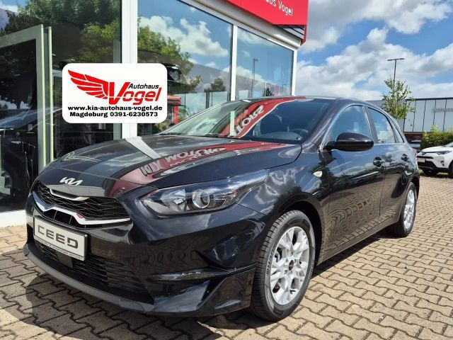 Kia Ceed 1.5 T 140 DCT Vision Komfort Navi Klimaautomatik