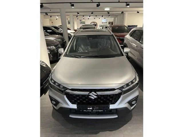 Suzuki S-Cross Flash