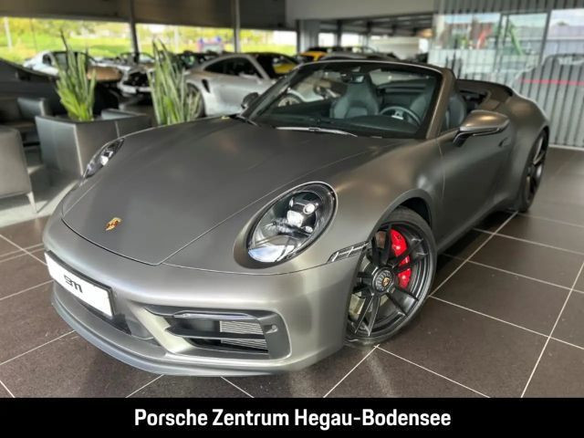 Porsche 992 GTS Cabrio Carrera 4