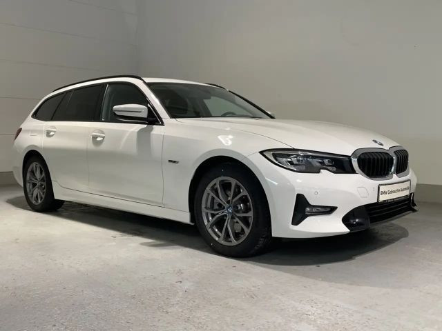 BMW 3 Serie 320 Sport Line Touring 320e