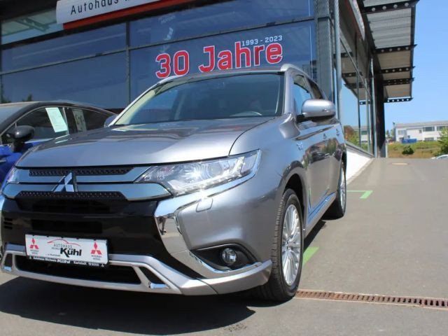 Mitsubishi Outlander PHEV 4WD