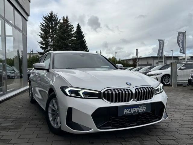 BMW 3 Serie 320 M-Sport Sedan 320i