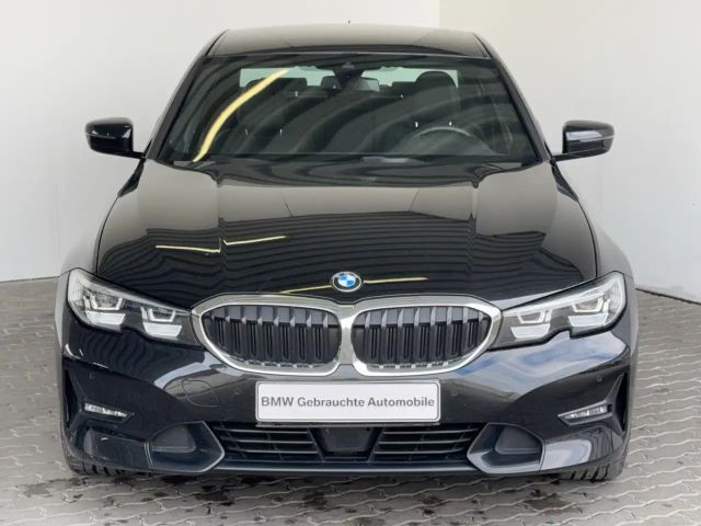 BMW 3 Serie 320 Sport Line Sedan