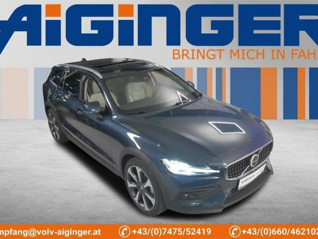 Volvo V60 Cross Country AWD Plus Bright