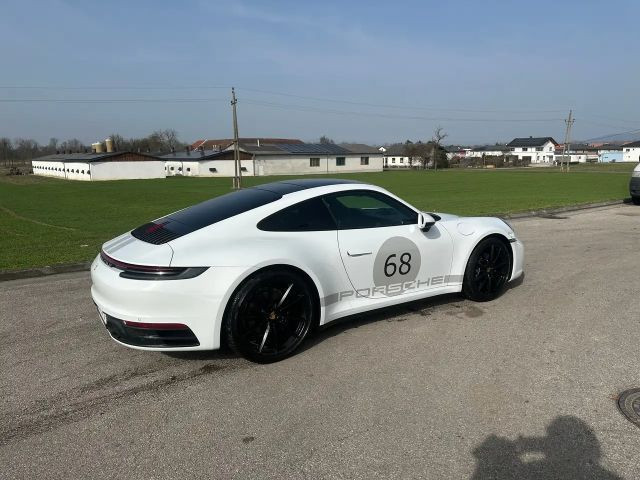 Porsche 992 Carrera Coupé 4