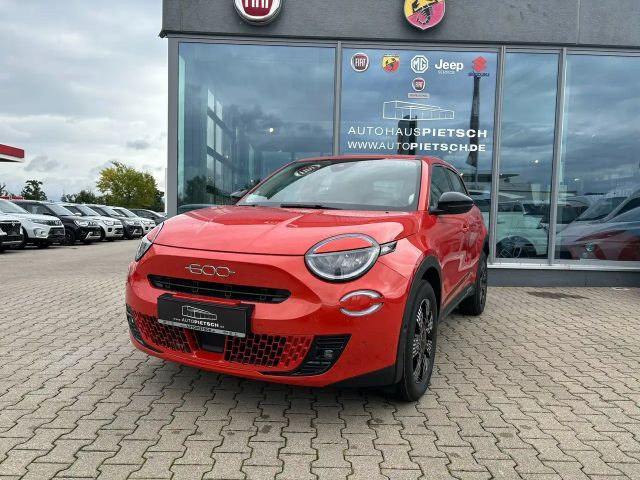 Fiat 600e Hybrid 1.2 T3 DCT *KLIMAAUTO*LED*CARPLAY*KAMERA*