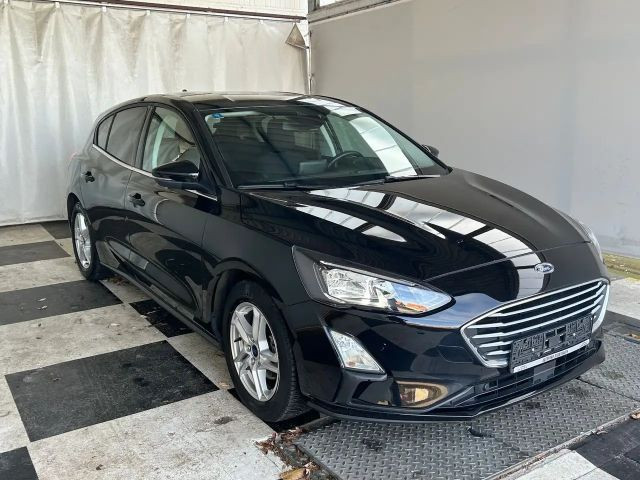 Ford Focus Limited Cool & Connect