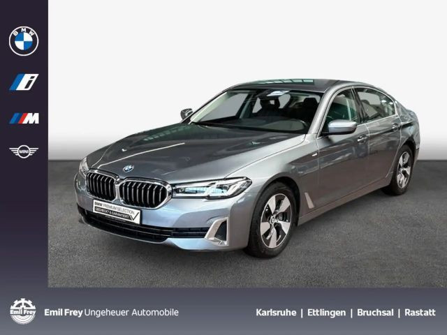 BMW 5 Serie 530 Luxury Line Sedan 530i