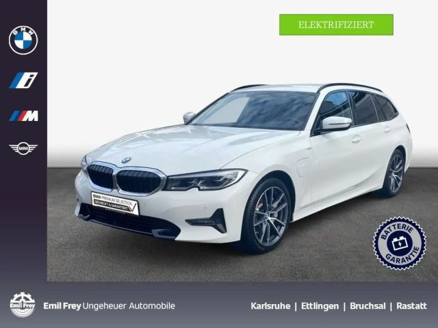 BMW 3 Serie 330 Sport Line Touring 330e