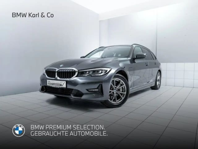 BMW 3 Serie 330 Sport Line Touring 330e