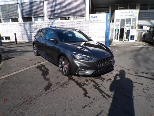 Ford Focus ST Line