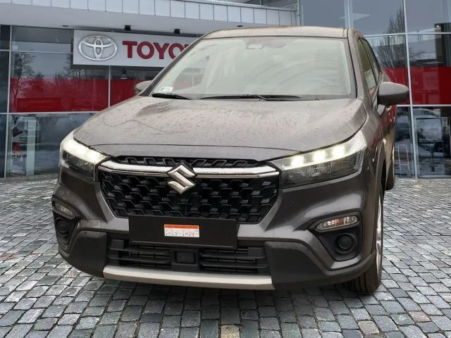 Suzuki S-Cross Hybrid