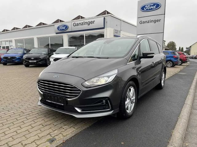 Ford S-Max Titanium